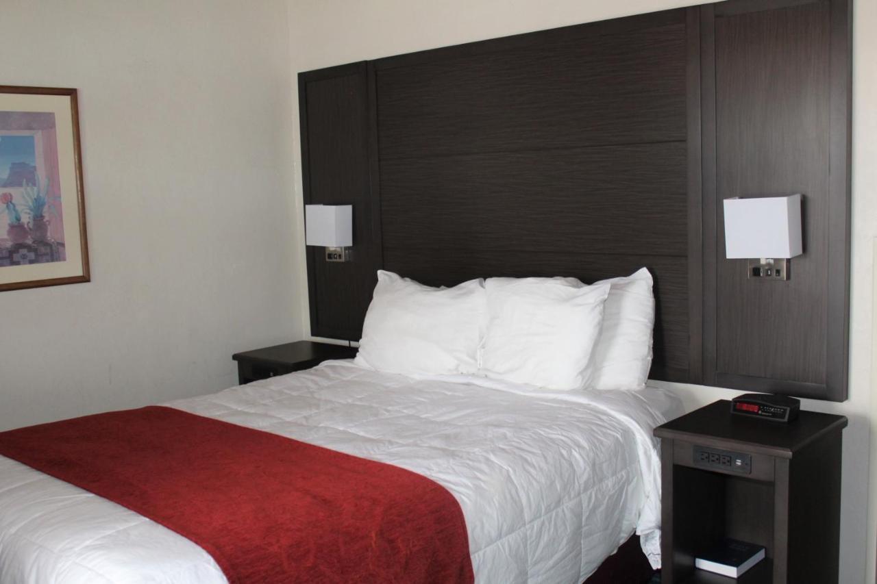 Lamplighter Hotel